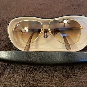Ray Ban Sunglasses 61-13-140 preowned